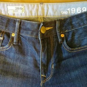 Gap Curvy jeans sz 28/6r
